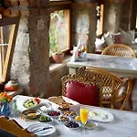 Hotel Nisanyan 3*