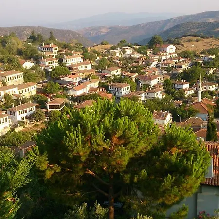 Hotell Nisanyan 3*