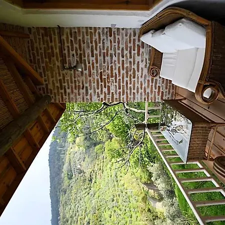 Hotel Nisanyan 3*