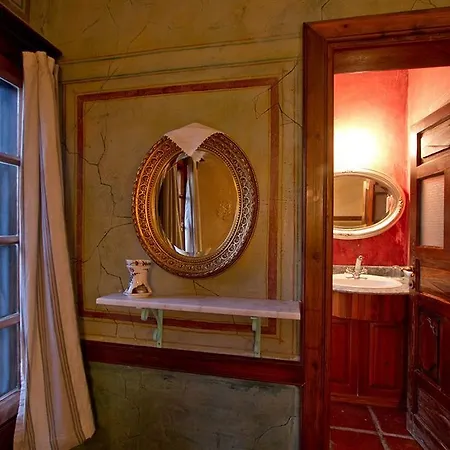 Hotel Nisanyan 3*